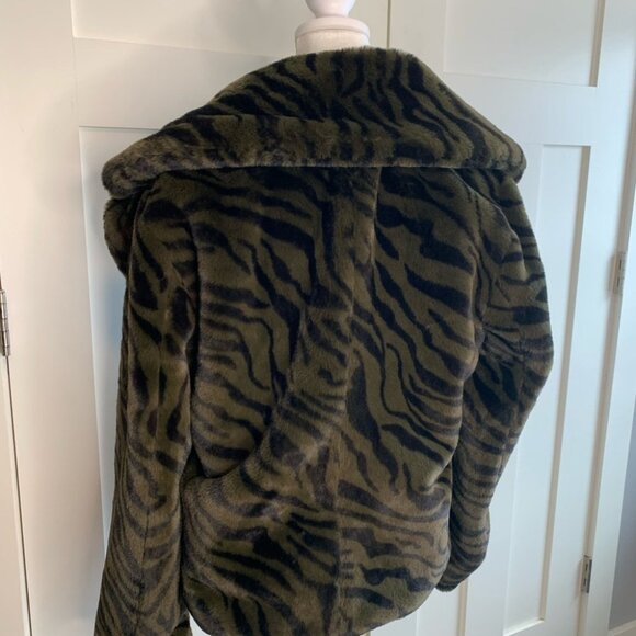NEW Anthropologie Sanctuary Green Zebra Print Faux Fur Jacket Size Medium - Picture 8 of 16